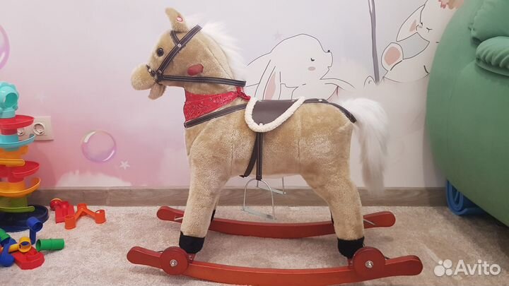 Качалка лошадка на колесах