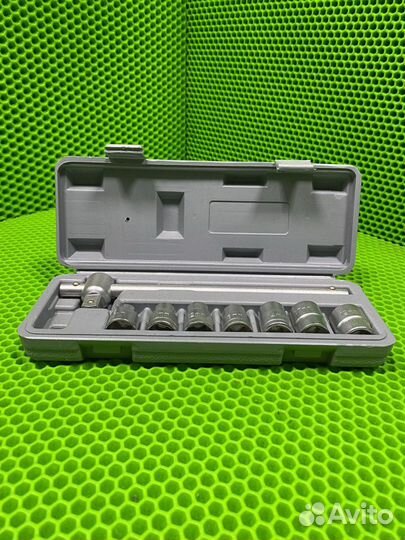 Набор инструмента для автомобиля