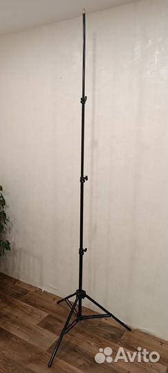 Штатив 2,5м. бу