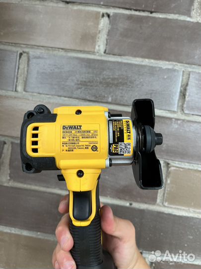 Мини ушм dewalt DCS438N