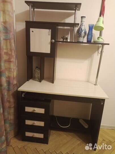 Письменный стол