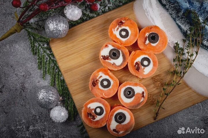 Оптом Слабосоленые рулетики из форели