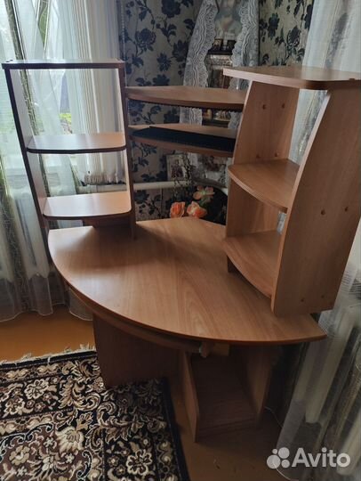 Компьютерный стол