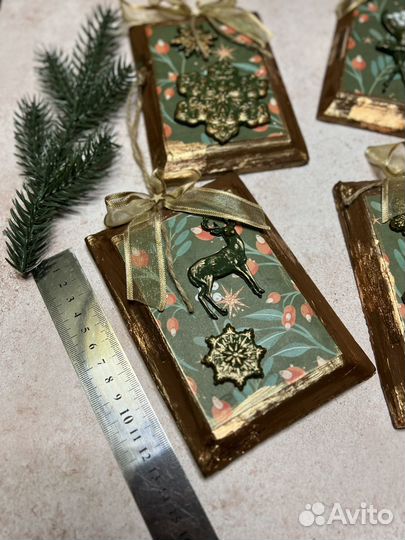 Новогодние игрушки на елку