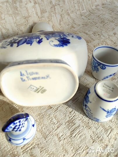 Авторский штоф 1,2 л и 4 стопки. Гжель