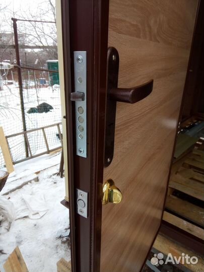 Двери входные на дачу,в дом,тамбурные