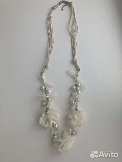 Колье и бусы бижутерия