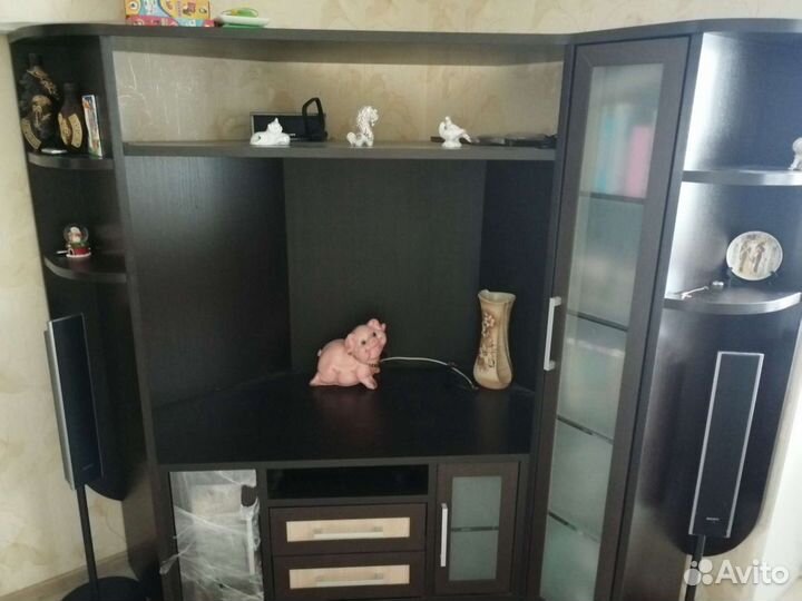 Гостиная стенка, горка, тумба под телевизор