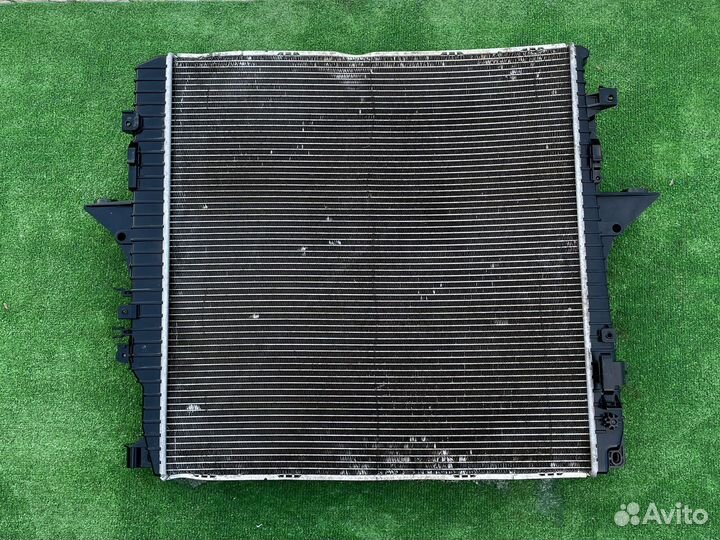 Радиатор охлаждения Range Rover Sport 4.4 LR021777