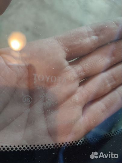 Лобовое стекло на Toyota Alphard R - руль