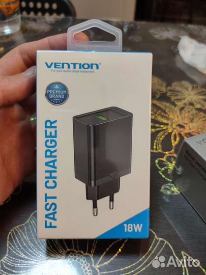 Премиальное зарядное устройство Vention 18 watt