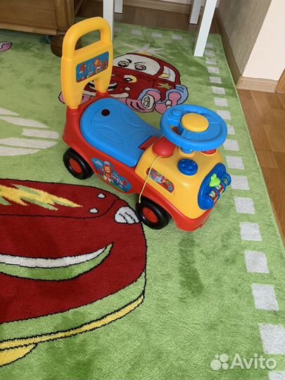 Машина каталка первые шаги