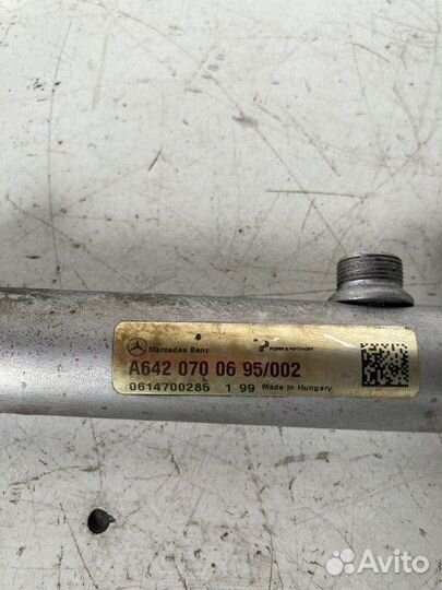 Топливная рампа правая Mercedes E-Class W211 OM642