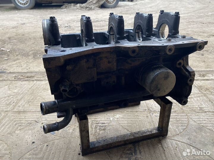 Блок двигателя номинал Рено Логан 1