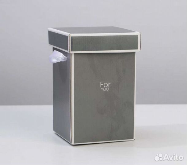 Коробка складная с ручками