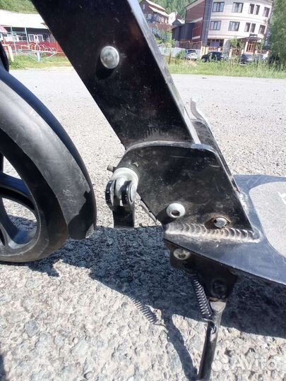 Два самоката