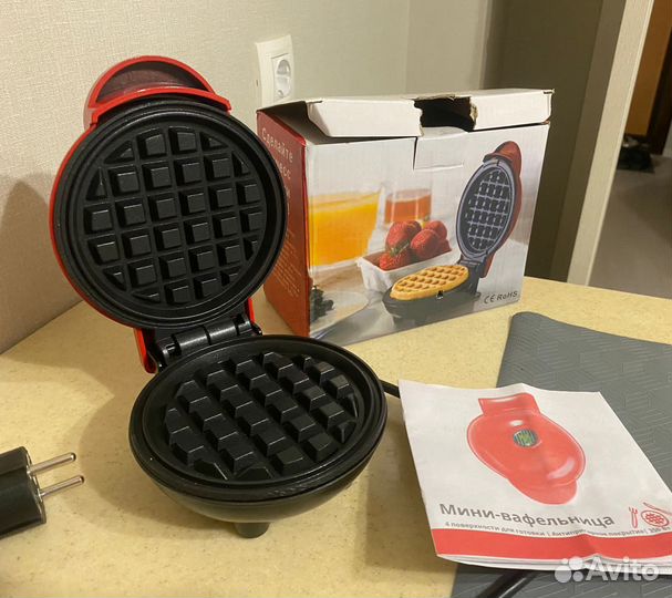 Электрическая вафельница новая