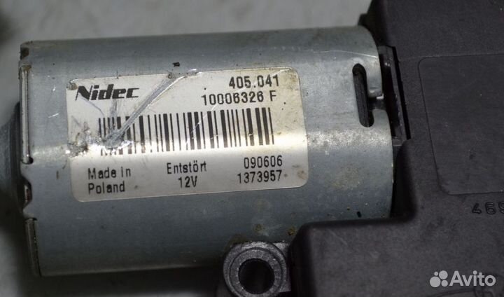 Моторчик люка Mercedes-Benz GLK X204