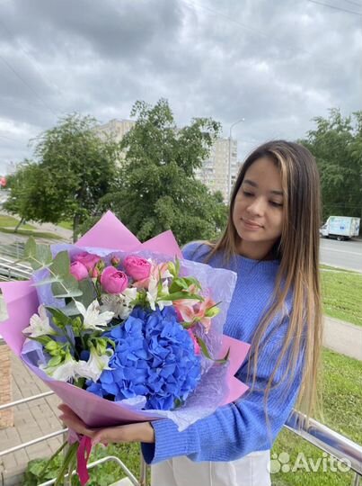 Букет с гортензией