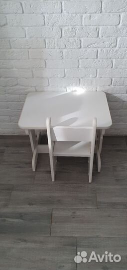 Детский стол и стул