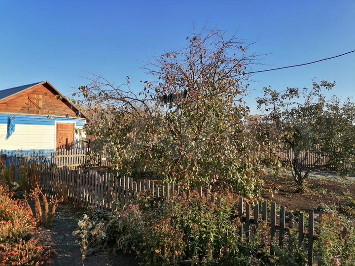 Дом 50,6 м² на участке 1,43 га