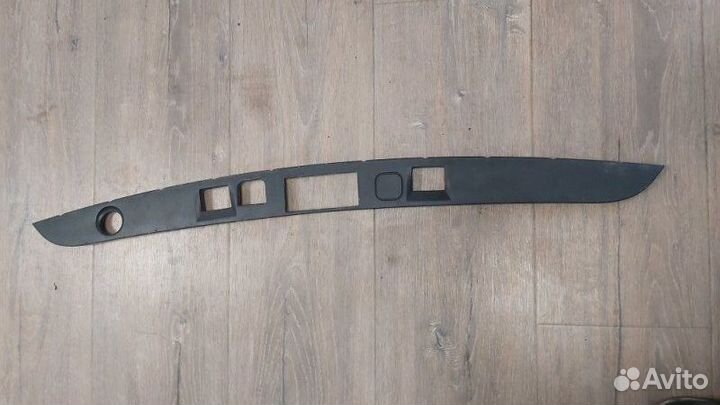 Накладка крышки багажника Mercedes S 500 4Matic