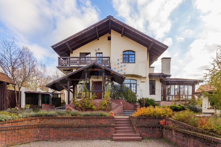 Дом 260 м² на участке 21 сот.