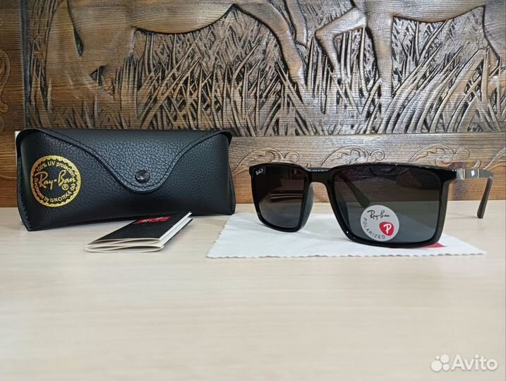 Солнцезащитные очки Ray-Ban