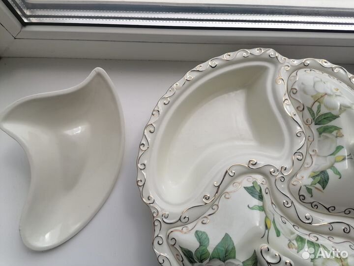 Менажница 3-х секционная с крышками