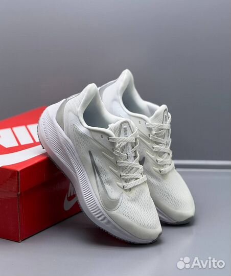 Кроссовки женский