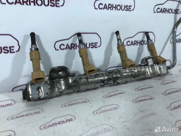 Рампа с форсунками Toyota Rav4 2.0 3ZR