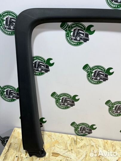 Накладка рамки двери Mercedes Actros