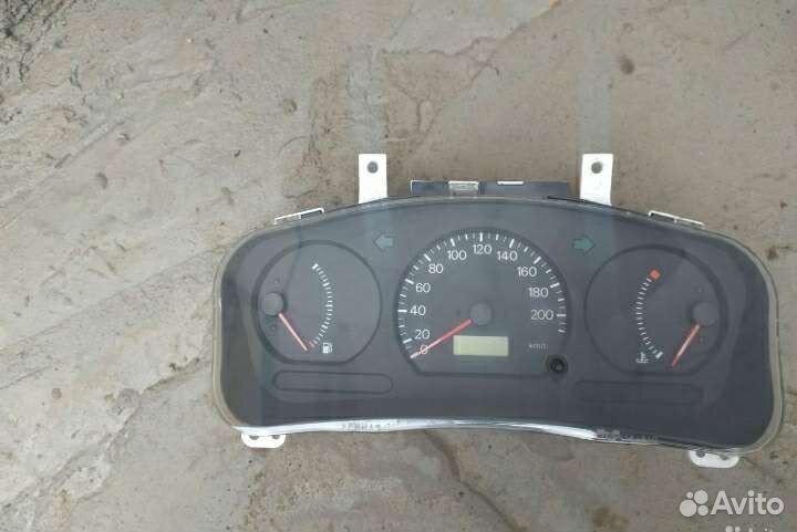 Щиток приборов Мицубиси Лансер 8