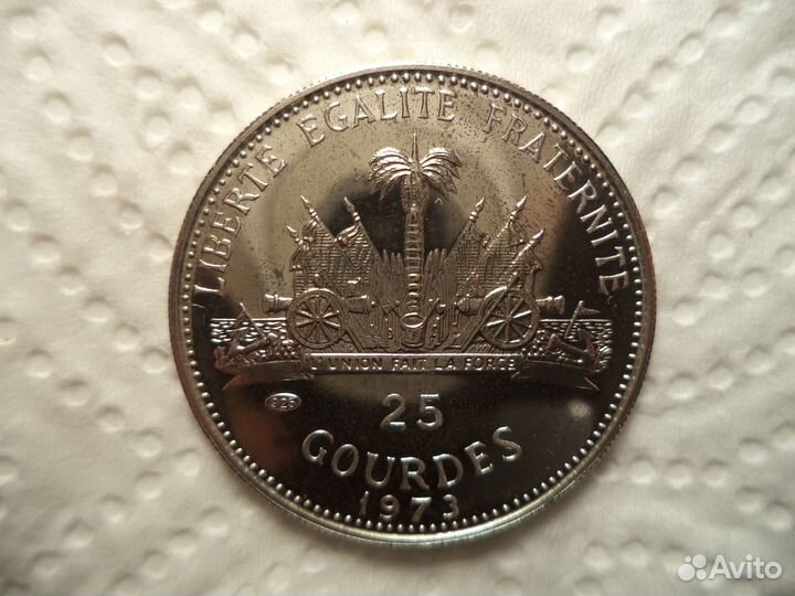 Иностранные Серебряные Монеты в отличном состоянии