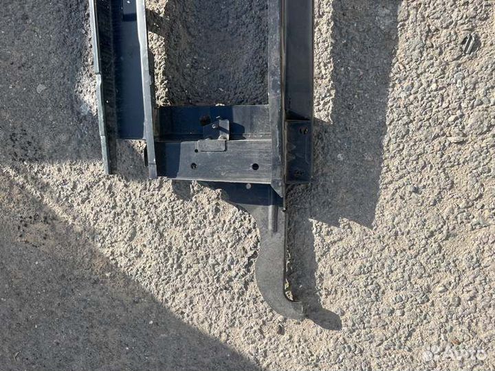 Рамка радиатора LADA 2121