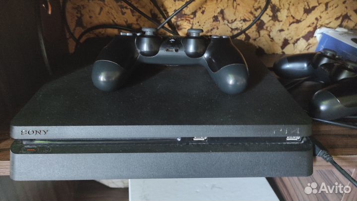 Консоль ps4 slim 1 tb