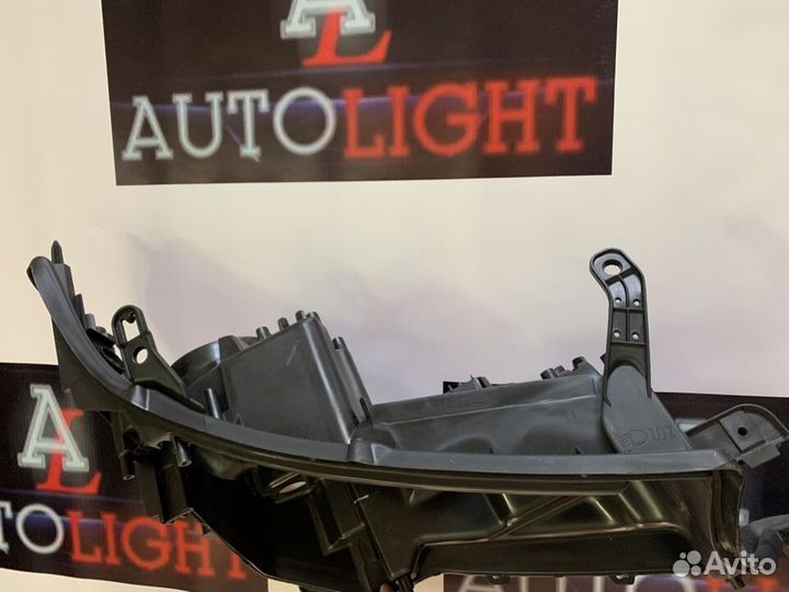Корпус фары Toyota Land Cruiser 200 12-15 правый
