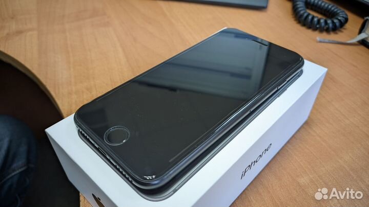 iPhone SE (2020), 64 ГБ