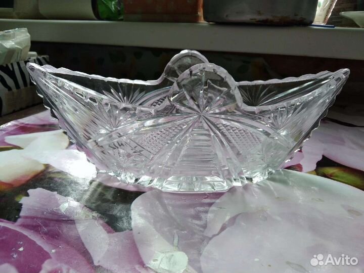 Хрустальный салатник лодочка