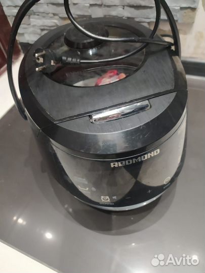 Продам мультиварку Redmond
