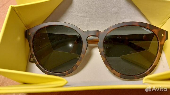 Солнцезащитные очки женские продаю