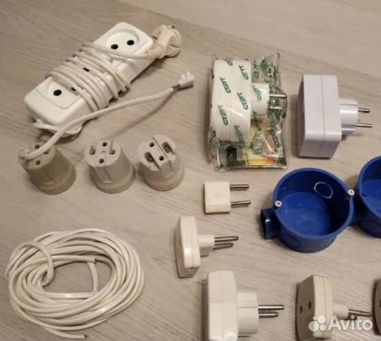 Розетка, провод, вилка, патрон, удлинитель