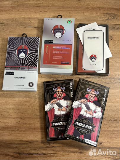 Oulemei Premium защитное стекло на iPhone 13/14/15