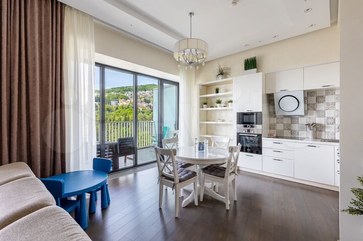 3-к. квартира, 105 м², 7/27 эт.