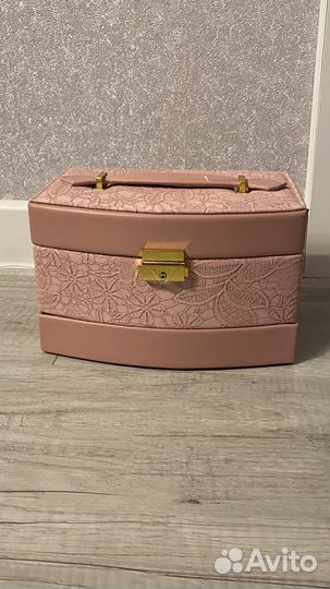 Шкатулка для украшений