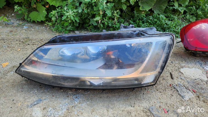 Фара для jetta 6 левая на запчасти
