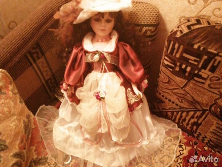 Кукла фарфоровая коллекционная