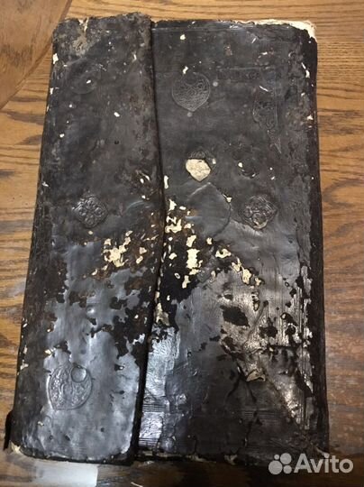 Старинная рукописная книга