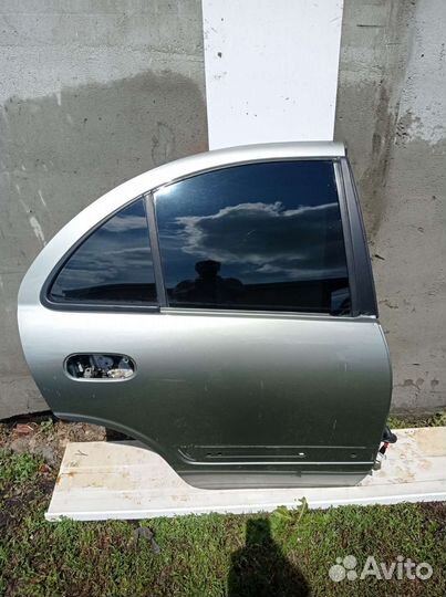 Стекло заднее Nissan almera