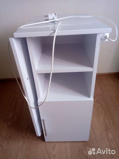 Маникюрный стол складной